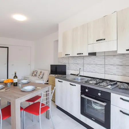 Appartamento 2 Bedroom In Marina
